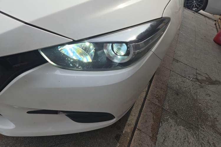 Used Mazda 3 Axela 2017 Hatchback 1.5L Automatic Comfort Model Emission Standard China V Left Front Headlight