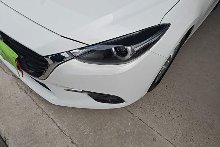 Used Mazda 3 Axela 2017 Sedan 1.5L Automatic Luxury Model Emission Standard China V Left Front Headlight