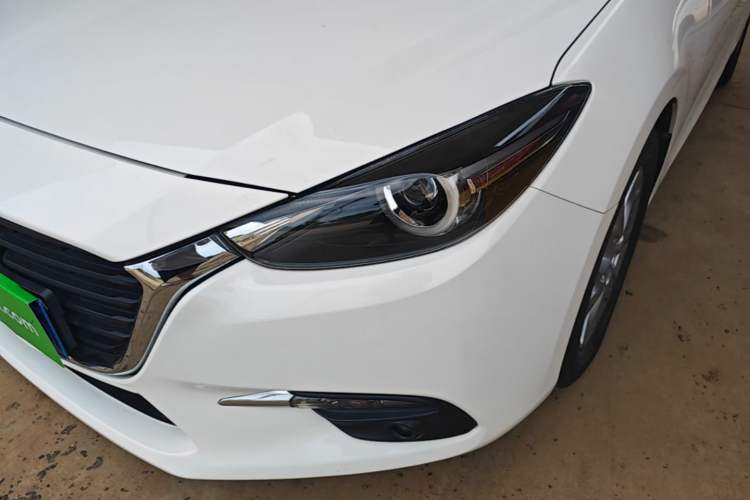 Used Mazda 3 Axela 2017 Sedan 1.5L Automatic Luxury Model Emission Standard China V Left Front Headlight