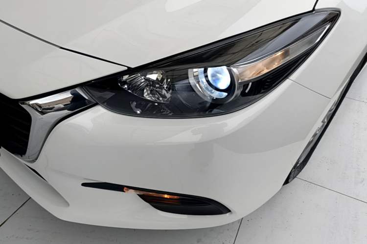 Used Mazda 3 Axela 2017 Sedan 1.5L Automatic Comfort Model Emission Standard China V Left Front Headlight