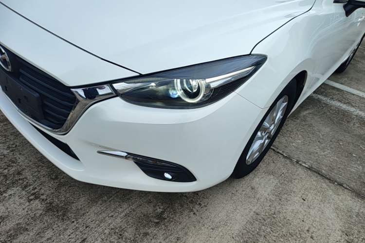 Used Mazda 3 Axela 2017 Sedan 1.5L Automatic Luxury Model Emission Standard China V Left Front Headlight
