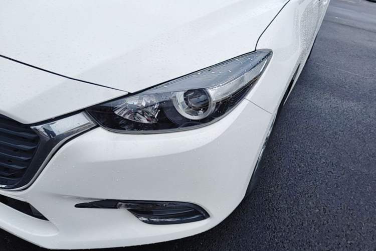 Used Mazda 3 Axela 2017 Sedan 1.5L Automatic Comfort Model Emission Standard China V Left Front Headlight