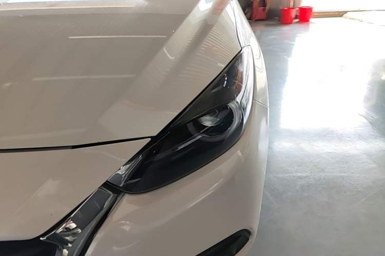 Used Mazda 3 Axela 2017 Sedan 1.5L Automatic Luxury Model Emission Standard China V Left Front Headlight