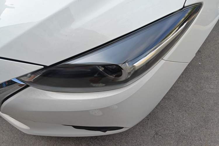 Used Mazda 3 Axela 2017 Sedan 1.5L Automatic Luxury Model Emission Standard China V Left Front Headlight