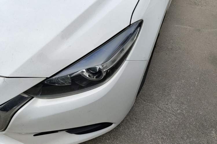 Used Mazda 3 Axela 2017 Sedan 1.5L Manual Comfort Model Emission Standard China V Left Front Headlight