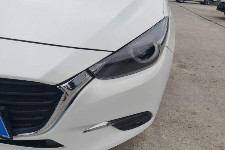 Used Mazda 3 Axela 2017 Sedan 1.5L Automatic Luxury Model Emission Standard China V Left Front Headlight
