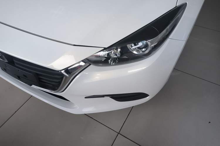 Used Mazda 3 Axela 2017 Sedan 1.5L Automatic Comfort Model Emission Standard China V Left Front Headlight