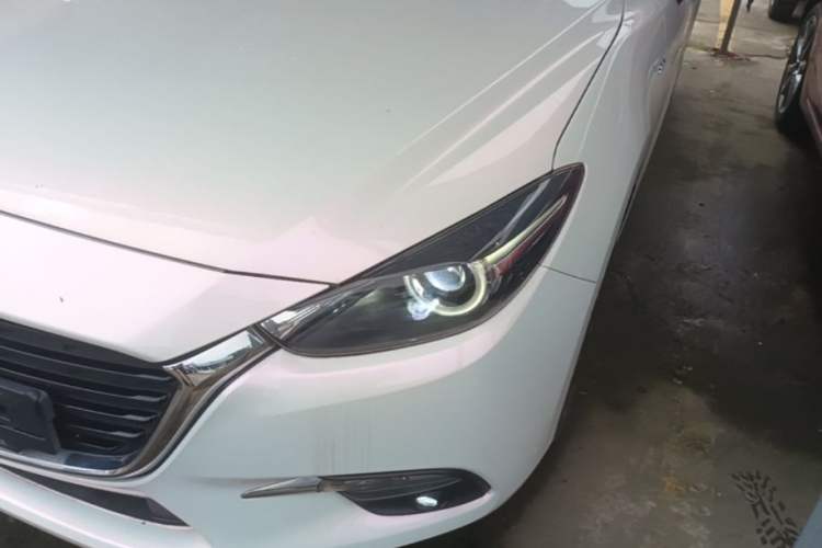 Used Mazda 3 Axela 2017 Hatchback 2.0L Automatic Sport Model China V Emission Standard Left Front Headlight