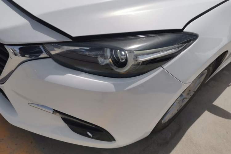 Used Mazda 3 Axela 2017 Sedan 1.5L Automatic Luxury Model Emission Standard China V Left Front Headlight
