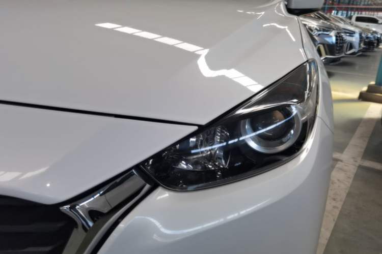 Used Mazda 3 Axela 2017 Sedan 1.5L Automatic Comfort Model Emission Standard China V Left Front Headlight