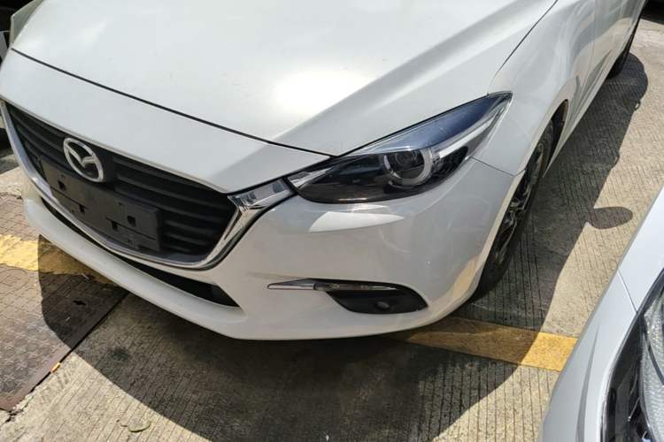 Used Mazda 3 Axela 2017 Sedan 1.5L Automatic Luxury Model Emission Standard China V Left Front Headlight