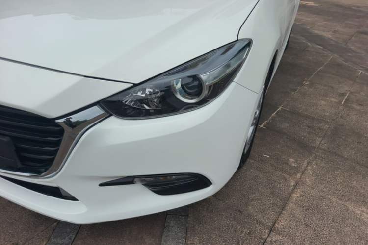 Used Mazda 3 Axela 2017 Sedan 1.5L Automatic Comfort Model Emission Standard China V Left Front Headlight