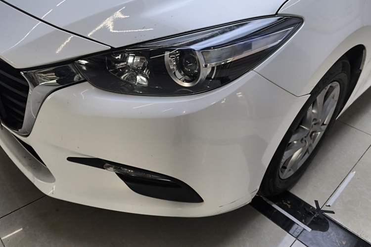 Used Mazda 3 Axela 2017 Sedan 1.5L Automatic Comfort Model Emission Standard China V Left Front Headlight