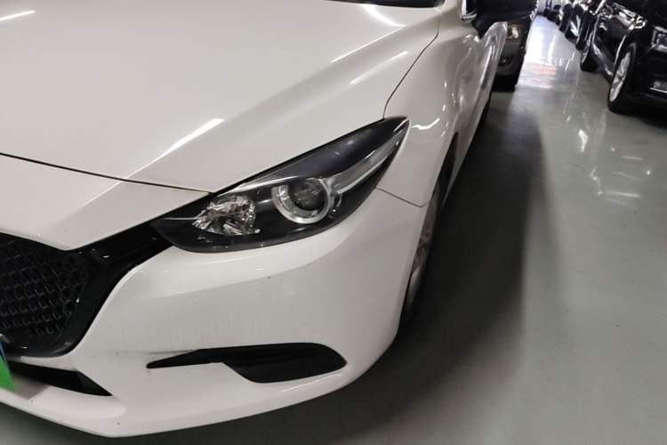 Used Mazda 3 Axela 2017 Sedan 1.5L Automatic Comfort Model Emission Standard China V Left Front Headlight
