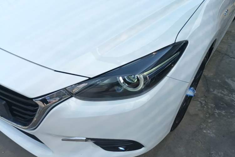 Used Mazda 3 Axela 2017 Hatchback 2.0L Automatic Sport Model China V Emission Standard Left Front Headlight