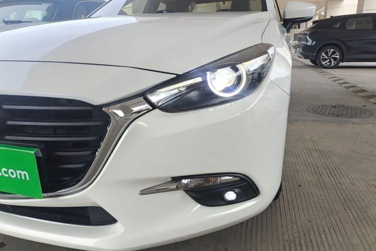 Used Mazda 3 Axela 2017 Sedan 1.5L Automatic Luxury Model Emission Standard China V Left Front Headlight