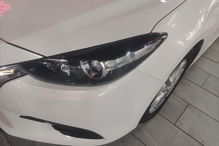Used Mazda 3 Axela 2017 Sedan 1.5L Automatic Comfort Model Emission Standard China V Left Front Headlight