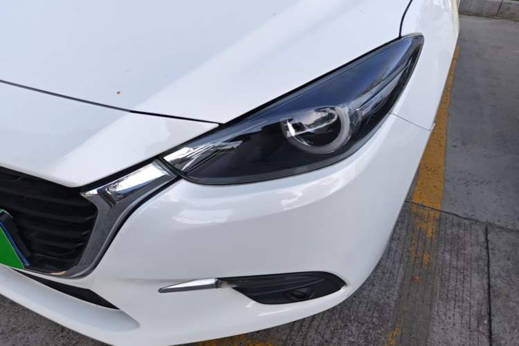 Used Mazda 3 Axela 2017 Sedan 1.5L Automatic Luxury Model Emission Standard China V Left Front Headlight