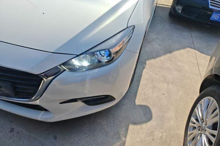 Used Mazda 3 Axela 2017 Sedan 1.5L Automatic Comfort Model Emission Standard China V Left Front Headlight