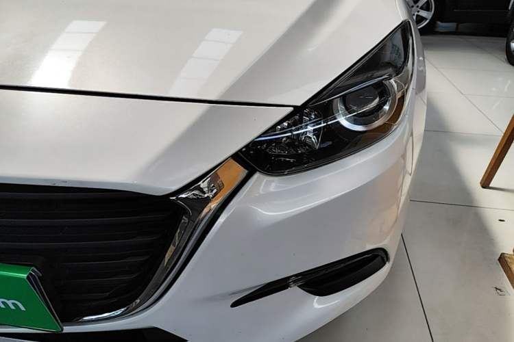 Used Mazda 3 Axela 2017 Sedan 1.5L Automatic Comfort Model Emission Standard China V Left Front Headlight