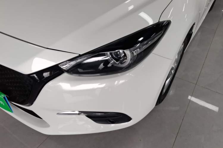 Used Mazda 3 Axela 2017 Sedan 1.5L Automatic Luxury Model Emission Standard China V Left Front Headlight