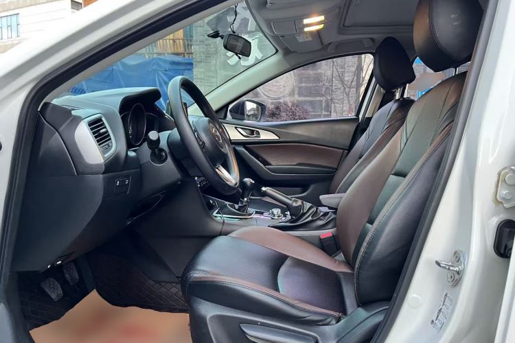 Used Mazda 3 Axela 2017 Sedan 1.5L Manual Luxury Model Emission Standard China V Left Front Seat