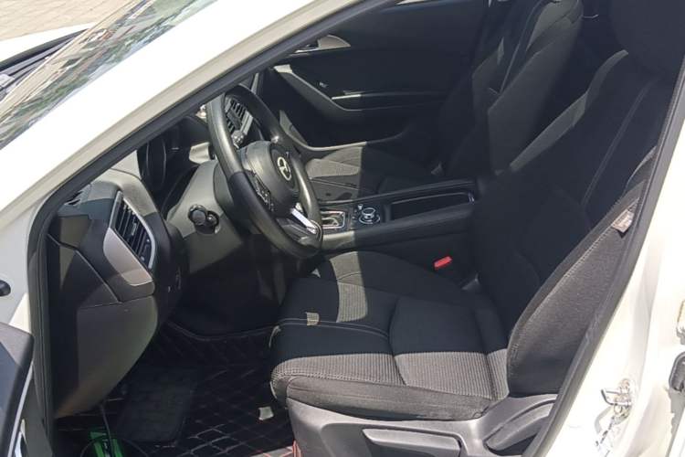 Used Mazda 3 Axela 2017 Hatchback 1.5L Automatic Luxury Model Emission Standard China V Left Front Seat