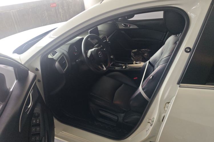 Used Mazda 3 Axela 2017 Hatchback 1.5L Automatic Luxury Model Emission Standard China V Left Front Seat