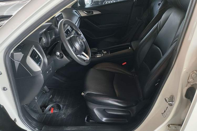Used Mazda 3 Axela 2017 Sedan 1.5L Automatic Luxury Model Emission Standard China V Left Front Seat