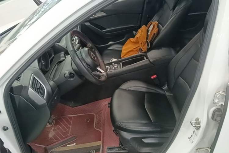 Used Mazda 3 Axela 2017 Sedan 1.5L Automatic Luxury Model Emission Standard China V Left Front Seat
