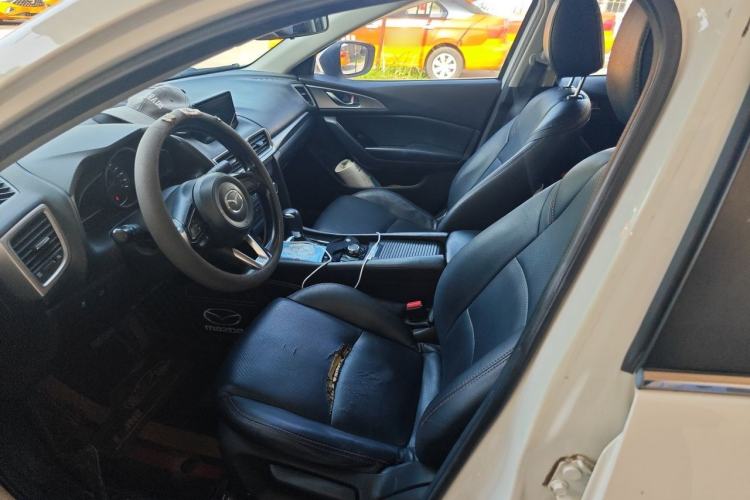 Used Mazda 3 Axela 2017 Sedan 1.5L Automatic Luxury Model China VI Standard Left Front Seat
