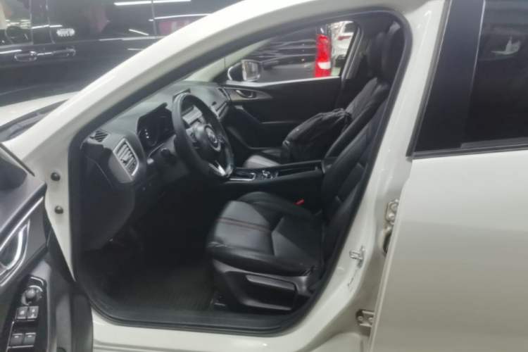 Used Mazda 3 Axela 2017 Sedan 1.5L Automatic Luxury Model Emission Standard China V Left Front Seat