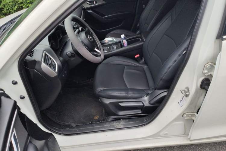 Used Mazda 3 Axela 2017 Sedan 1.5L Automatic Luxury Model Emission Standard China V Left Front Seat