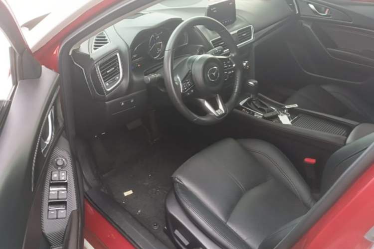 Used Mazda 3 Axela 2017 Hatchback 2.0L Automatic Sport Model China V Emission Standard Left Front Seat