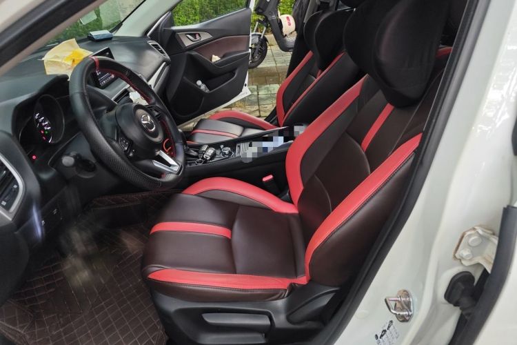 Used Mazda 3 Axela 2017 Sedan 1.5L Automatic Luxury Model China VI Standard Left Front Seat