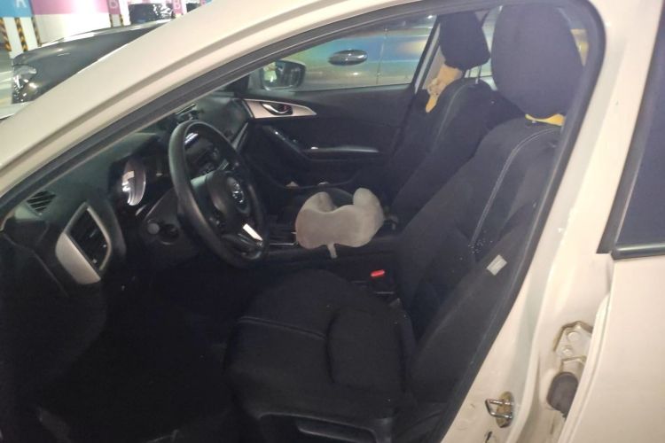 Used Mazda 3 Axela 2017 Sedan 1.5L Automatic Luxury Model China VI Standard Left Front Seat