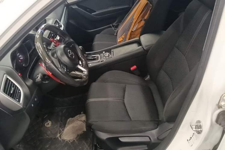 Used Mazda 3 Axela 2017 Sedan 1.5L Automatic Luxury Model Emission Standard China V Left Front Seat