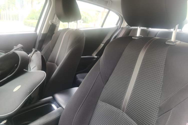 Used Mazda 3 Axela 2017 Sedan 1.5L Automatic Luxury Model China VI Standard Left Front Seat