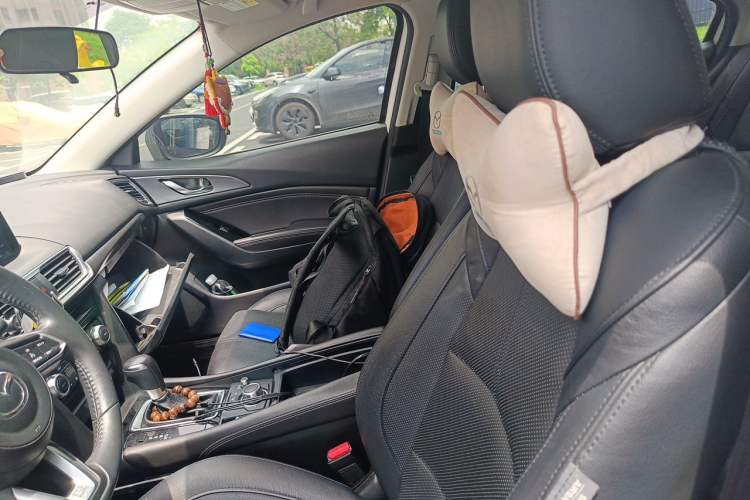 Used Mazda 3 Axela 2017 Sedan 2.0L Automatic Prestige Model China VI Standard Left Front Seat