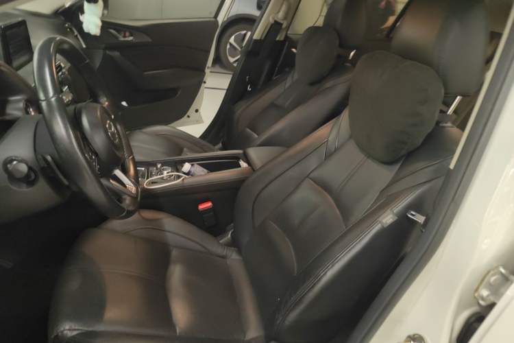 Used Mazda 3 Axela 2017 Hatchback 2.0L Automatic Sport Model China V Emission Standard Left Front Seat