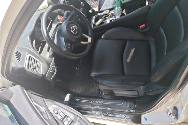 Used Mazda 3 Axela 2017 Sedan 1.5L Automatic Luxury Model Emission Standard China V Left Front Seat