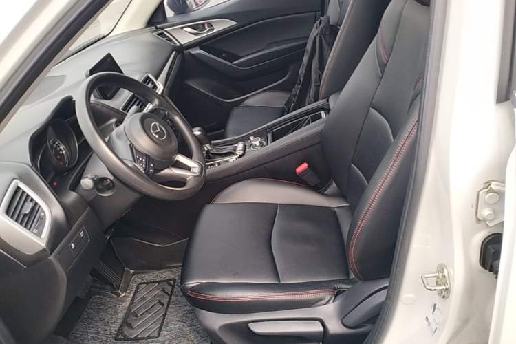 Used Mazda 3 Axela 2017 Sedan 1.5L Automatic Luxury Model China VI Standard Left Front Seat