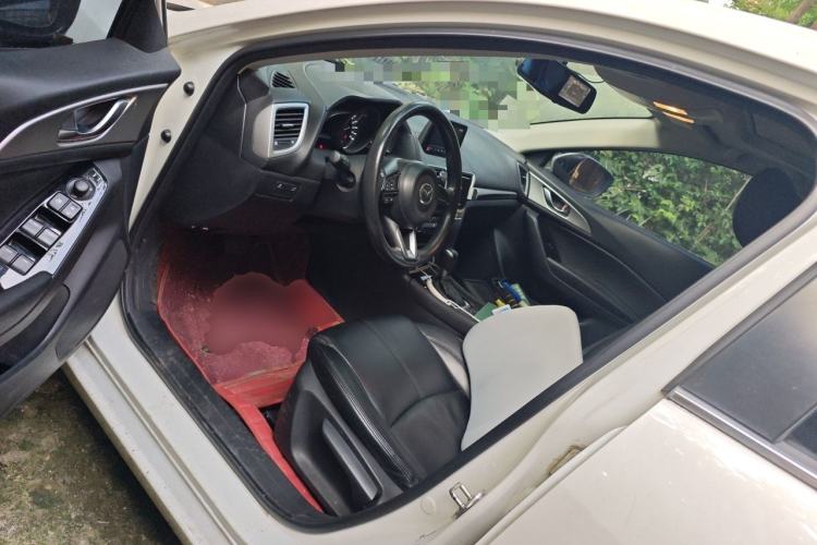 Used Mazda 3 Axela 2017 Sedan 1.5L Automatic Luxury Model Emission Standard China V Left Front Seat