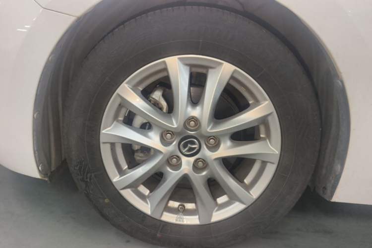 Used Mazda 3 Axela 2017 Hatchback 1.5L Automatic Luxury Model Emission Standard China V Left Front Wheel Hub