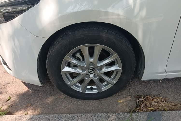Used Mazda 3 Axela 2017 Sedan 1.5L Automatic Luxury Model Emission Standard China V Left Front Wheel Hub