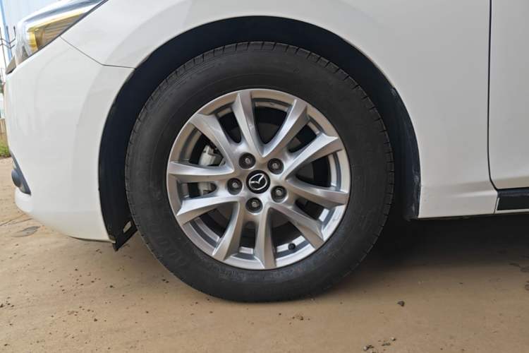 Used Mazda 3 Axela 2017 Sedan 1.5L Automatic Luxury Model Emission Standard China V Left Front Wheel Hub