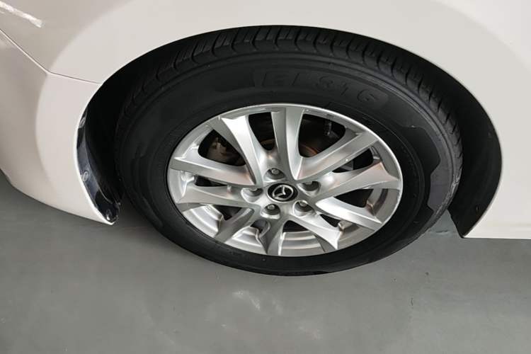 Used Mazda 3 Axela 2017 Sedan 1.5L Automatic Luxury Model Emission Standard China V Left Front Wheel Hub