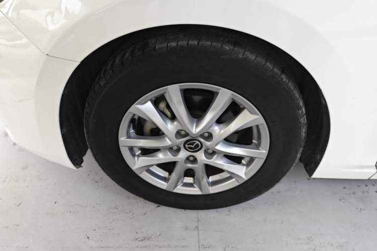 Used Mazda 3 Axela 2017 Sedan 1.5L Automatic Luxury Model Emission Standard China V Left Front Wheel Hub