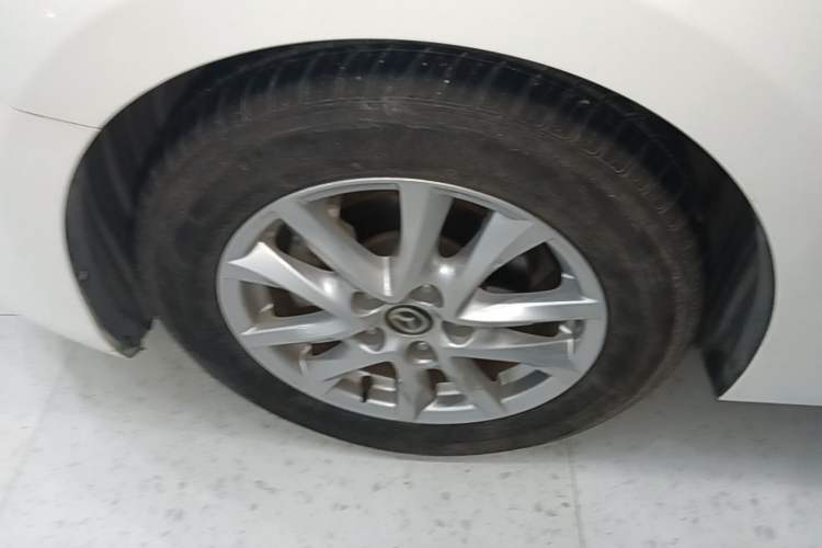 Used Mazda 3 Axela 2017 Sedan 1.5L Automatic Luxury Model Emission Standard China V Left Front Wheel Hub