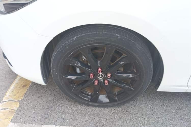 Used Mazda 3 Axela 2017 Hatchback 2.0L Automatic Sport Model China V Emission Standard Left Front Wheel Hub